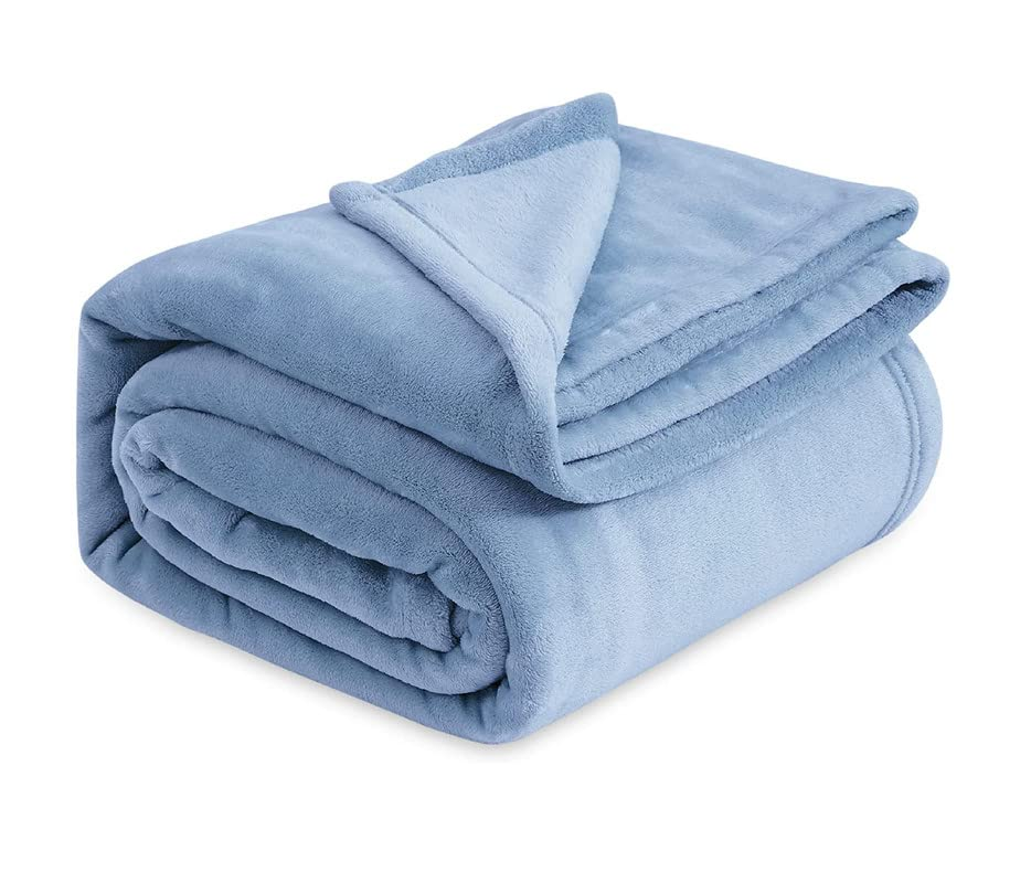 A Plush Blanket Set