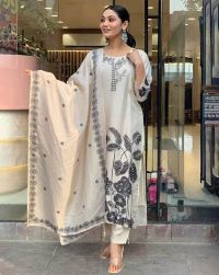Min 50% Off On Kurtas