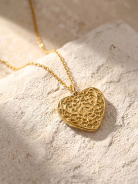 OnnMe Textured Gold Plated Pendant