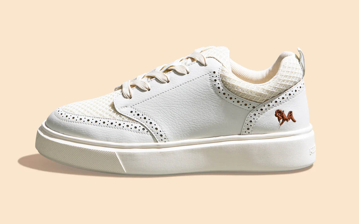 Pure Motion Sneakers : Ivory